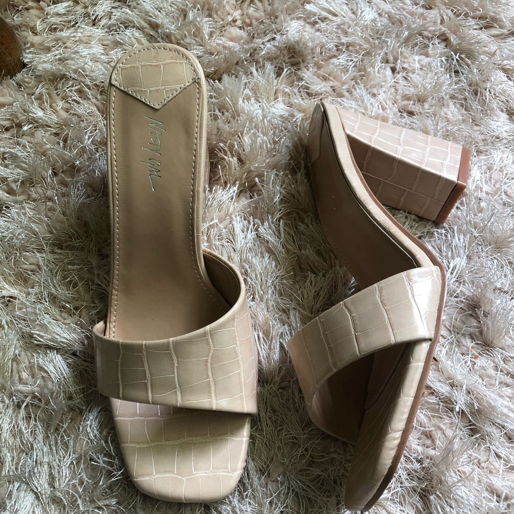 Nasty Gal Leather Heels in Nude